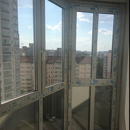 Панорамное остекление балкона в Минске окнами ПВХ из профиля Veka